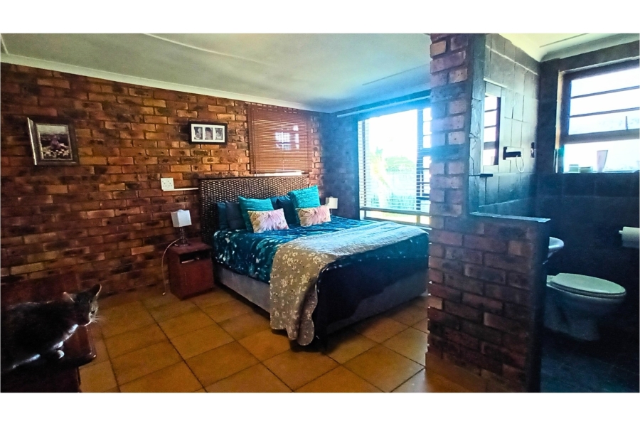 5 Bedroom Property for Sale in Gonubie Eastern Cape